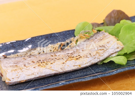 Salt-grilled hairtail, grilled fish, fish dish 105002904