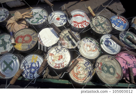 INDIA MUMBAI DEBBAWALA DELIVERY 105003012