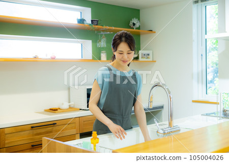 廚房裡的女人 廚房裡的女人 105004026