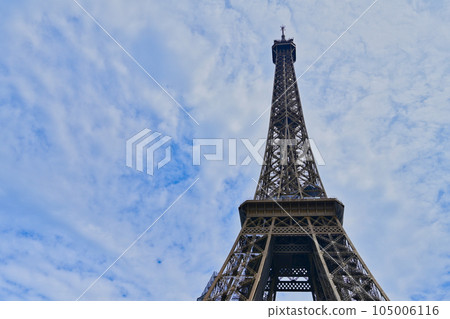 Eiffel Tower seen from Jena Bridge / Paris, France Eiffel Tower seen from Jena Bridge / Paris, France 105006116