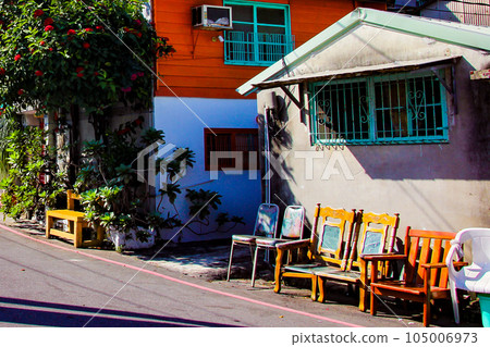 Retro houses in Kaohsiung, Taiwan 105006973