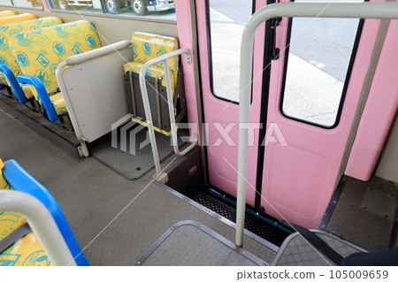 幼兒園巴士(車內)圖片 幼兒園巴士(車內)圖片 105009659