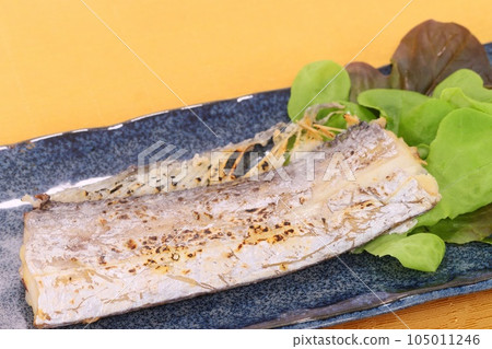 Grilled cutlass with salt, cutlass fish, grilled fish, fish dishes 105011246
