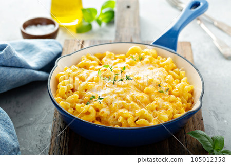 Baked mac and cheese Baked mac and cheese 105012358