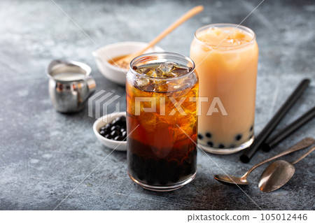 Making milk bubble tea Making milk bubble tea 105012446