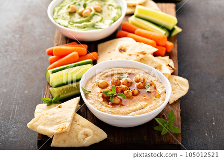 Homemade hummus with flatbread Homemade hummus with flatbread 105012521