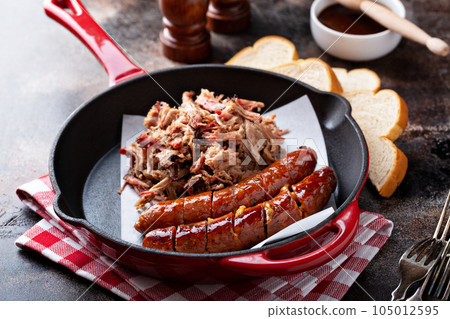 Pulled pork with cheesy sausage 105012595