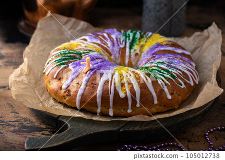 King cake for Mardi Gras 105012738