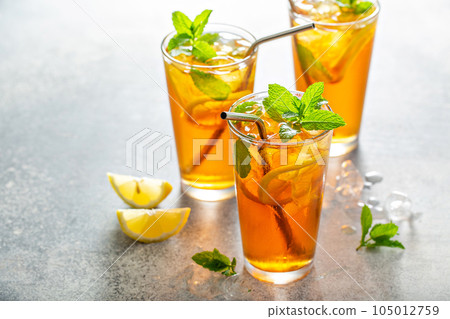 Refreshing iced tea Refreshing iced tea 105012759