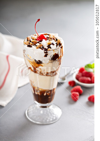 Ice cream, chocolate and whipped cream parfait Ice cream, chocolate and whipped cream parfait 105012817