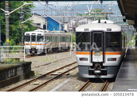 Rapid Sawayaka Walking Series 373 and 313 Gotemba Line Matsuda Station 105013478