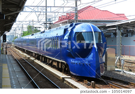 Limited Express Rapi:t passing through Hamadera Koen Station on the Nankai Electric Railway 105014097
