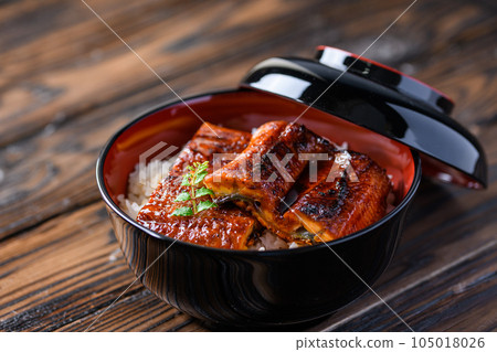 Unagi-don Unaju Eating eel over rice on the midsummer day of the ox (with soup and pickles) An eel dish full of stamina 105018026