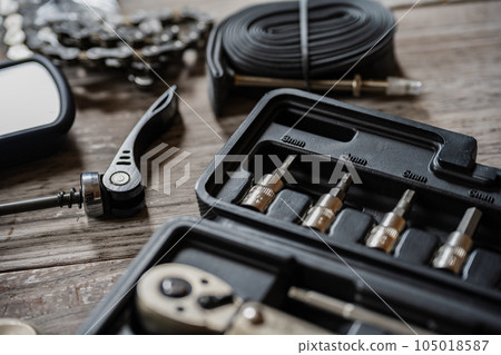 Road bike bicycle maintenance tool image material 105018587