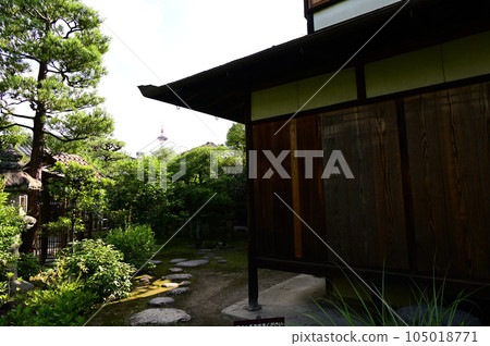 Shoseien tea room and Kyoto Tower Shoseien tea room and Kyoto Tower 105018771