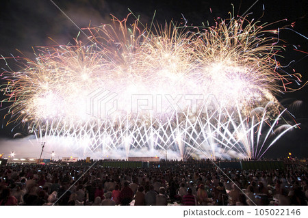 [Akita Prefecture] Omagari Fireworks. Ending fireworks of the best fireworks display in Japan. 105022146