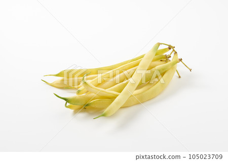 yellow kidney beans on white background yellow kidney beans on white background 105023709
