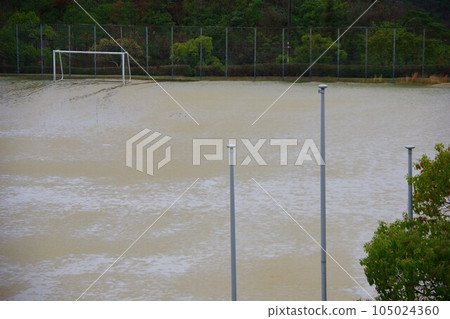 Ground on rain Ground on rain 105024360