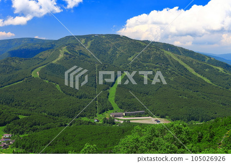 [Nagano Prefecture] Mt. Yakebitai in Shiga Kogen in fine weather 105026926