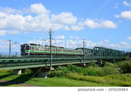 721 series local trains north of Iwamizawa on the Hakodate Main Line expected to be replaced with the new 737 series trains 721 series local trains north of Iwamizawa on the Hakodate Main Line expected to be replaced with the new 737 series trains 105026964