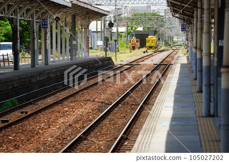 Platform Platform 105027202