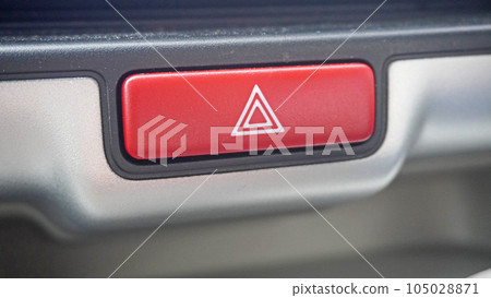 安裝在駕駛員座椅上的緊急閃爍指示燈按鈕 105028871