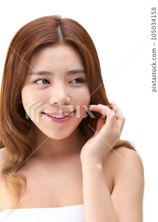 Beauty, a clean-skinned young woman Beauty, a clean-skinned young woman 105034158