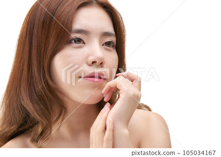 Beauty, a clean-skinned young woman 105034167