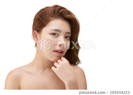 Beauty, a clean-skinned young woman 105034223