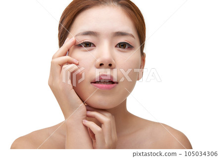 Beauty, a clean-skinned young woman 105034306