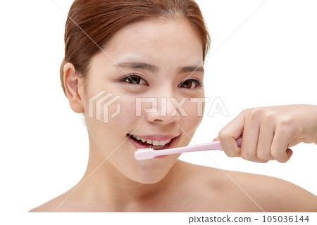 beautiful woman with toothbrush beautiful woman with toothbrush 105036144
