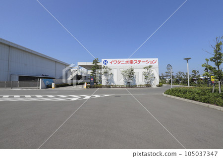 Haneda Innovation City Iwatani Hydrogen Station and Zeep Haneda Innovation City Iwatani Hydrogen Station and Zeep 105037347