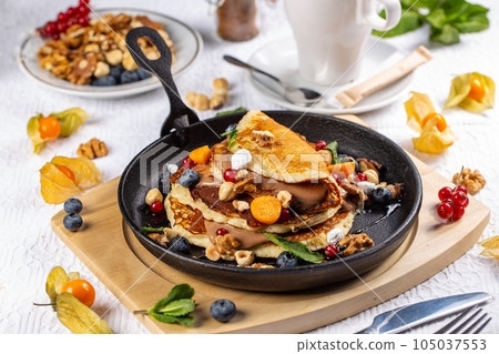 Delicious sweet American pancakes 105037553