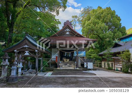 Shio Shrine (The source of Shio Onsen is below the money box!) 105038129