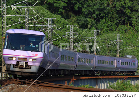 Hakubi Line Limited Express Super Yakumo Color: Series 381 Train (Okayama ⇔ Izumo City) Hakubi Line Limited Express Super Yakumo Color: Series 381 Train (Okayama ⇔ Izumo City) 105038187