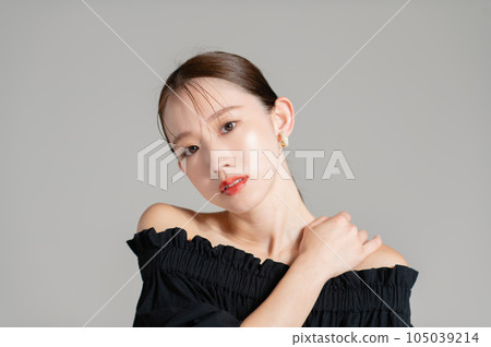 年輕女子古典美 105039214