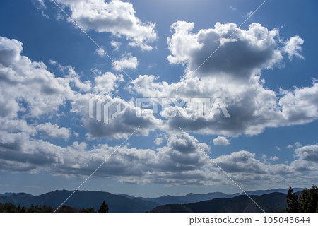 [Landscape full of clouds] Bubbling clouds Suspicious clouds 105043644