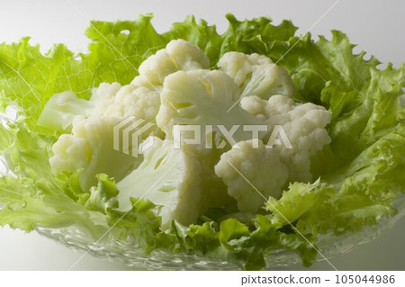 Cauliflower salad 105044986