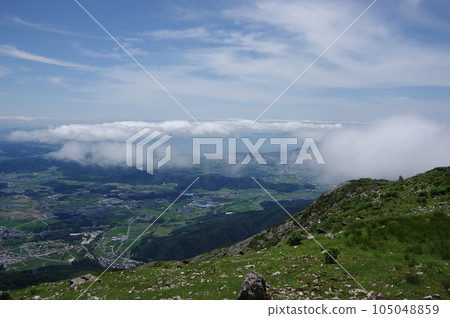 從伊吹山眺望琵琶湖 從伊吹山眺望琵琶湖 105048859