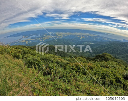 A view of the southern part of Sado Island from the top of Mt. 105050603