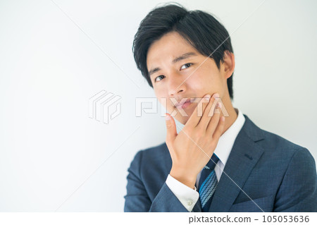 商人托著下巴 商人托著下巴 105053636
