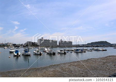 Hirakata Bay in summer 105054315