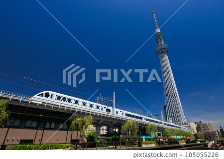 Tobu Railway Spacia X and Tokyo Skytree 105055226