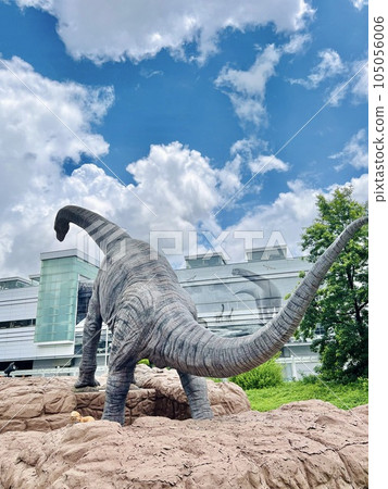 Excitement spreads out at the Dinosaur Plaza in front of Fukui Station 105056006