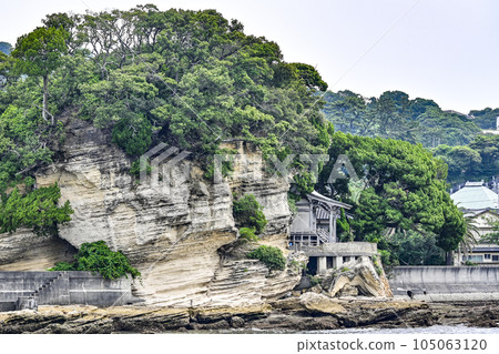 從遊船上看到的下田龍神社 105063120