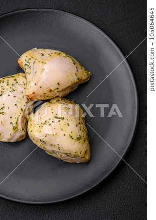 Delicious juicy grilled chicken with salt, spices and herbs with vegetables Delicious juicy grilled chicken with salt, spices and herbs with vegetables 105064645