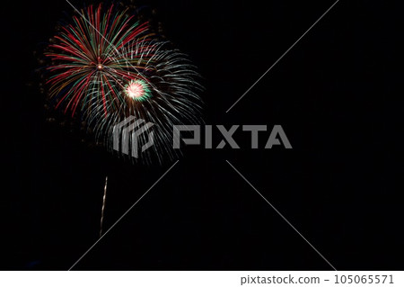 Beautiful fireworks on the eve of the Shiogama Minato Festival Beautiful fireworks on the eve of the Shiogama Minato Festival 105065571