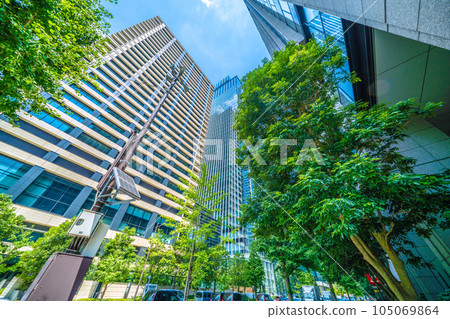 日本東京景觀 從大手町公園大樓前看大手町的辦公樓。防災都市東京：內政部舊址 105069864
