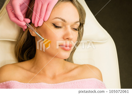 Face peeling procedure Face peeling procedure 105072061