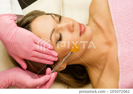 Face peeling procedure Face peeling procedure 105072062